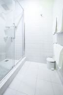 Alex Hotel on Muzhestva