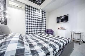 Alex Hotel on Muzhestva