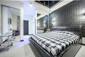 Alex Hotel on Muzhestva