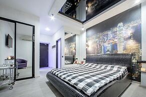 Alex Hotel on Muzhestva