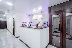 Alex Hotel on Muzhestva