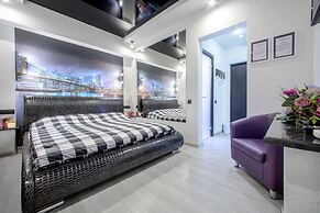 Alex Hotel on Muzhestva