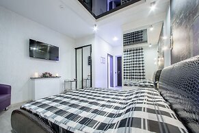 Alex Hotel on Muzhestva