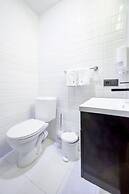 Alex Hotel on Muzhestva