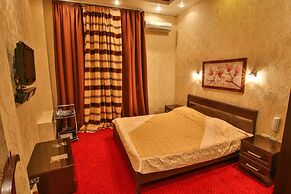 Alex Hotel on Marata 73