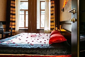 Alex Hotel on Marata 73