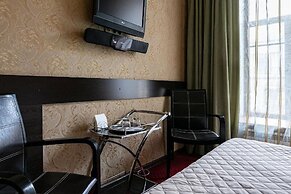 Alex Hotel on Marata 73