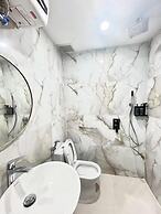 Blue Ocean Beachside Hotel Danang