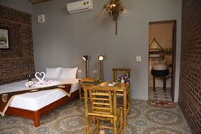 Tam Coc Lakeside Homestay