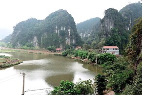 Tam Coc Lakeside Homestay