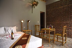 Tam Coc Lakeside Homestay