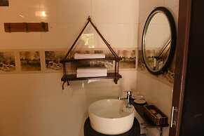 Tam Coc Lakeside Homestay