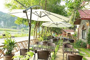 Tam Coc Lakeside Homestay