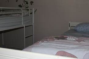 Costas Hostel Action
