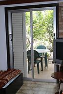 Costas Hostel Action
