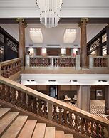 Bank Hotel