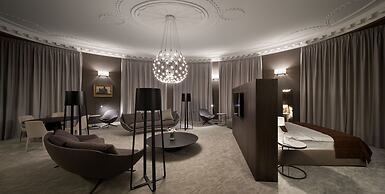Bank Hotel