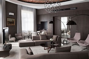Bank Hotel