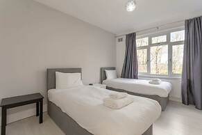 Modern 2 Bedroom Apartment in Morden