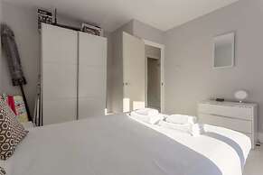Modern 2 Bedroom Apartment in Morden