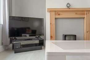 Modern 2 Bedroom Apartment in Morden