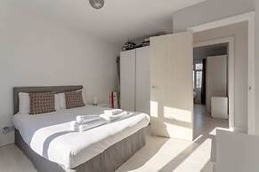 Modern 2 Bedroom Apartment in Morden
