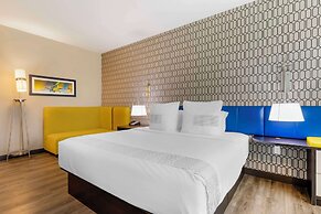 GLō Best Western Dallas South DeSoto