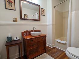 Benjamin Ellis House Bed & Breakfast