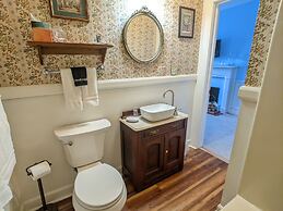 Benjamin Ellis House Bed & Breakfast