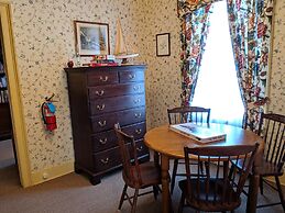 Benjamin Ellis House Bed & Breakfast