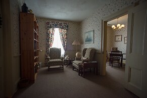 Benjamin Ellis House Bed & Breakfast