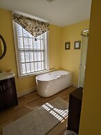 Benjamin Ellis House Bed & Breakfast