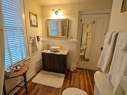 Benjamin Ellis House Bed & Breakfast