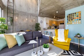 QuickStay - Sunlit Luxury Loft on King West