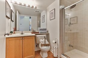 QuickStay - Sunlit Luxury Loft on King West