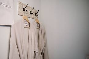 QuickStay - Sunlit Luxury Loft on King West