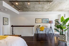 QuickStay - Sunlit Luxury Loft on King West