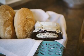 QuickStay - Sunlit Luxury Loft on King West