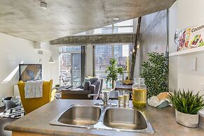 QuickStay - Sunlit Luxury Loft on King West