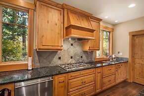 4,000sqft Private Luxury Home Htd Game Rm & Kids Bonus Rm Hot Tub