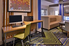 Holiday Inn Express & Suites Marshalltown by IHG
