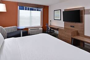 Holiday Inn Express & Suites Marshalltown by IHG