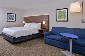 Holiday Inn Express & Suites Marshalltown by IHG