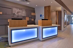 Holiday Inn Express & Suites Marshalltown by IHG