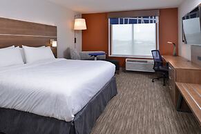Holiday Inn Express & Suites Marshalltown by IHG