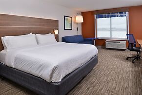 Holiday Inn Express & Suites Marshalltown by IHG