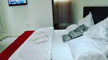 Commonlens Inn Hotel.