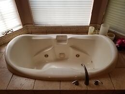 Mansion Getaway - Sleeps 24