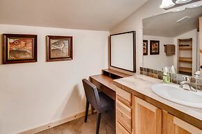 Roslyn Ridge Retreat