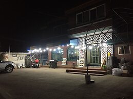 The Guesthouse DMZ Stay - Hostel